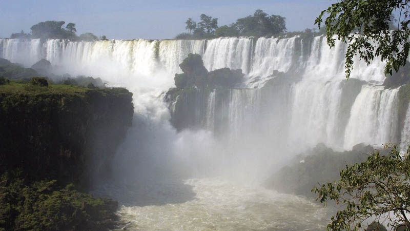 4 multiples saltos en Cataratas del Iguazú