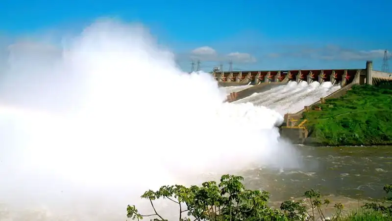 Cataratas Brasileñas y represa de Itaipú