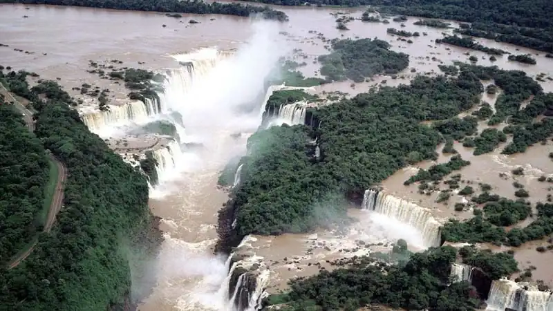 Cataratas Brasileñas y represa de Itaipú