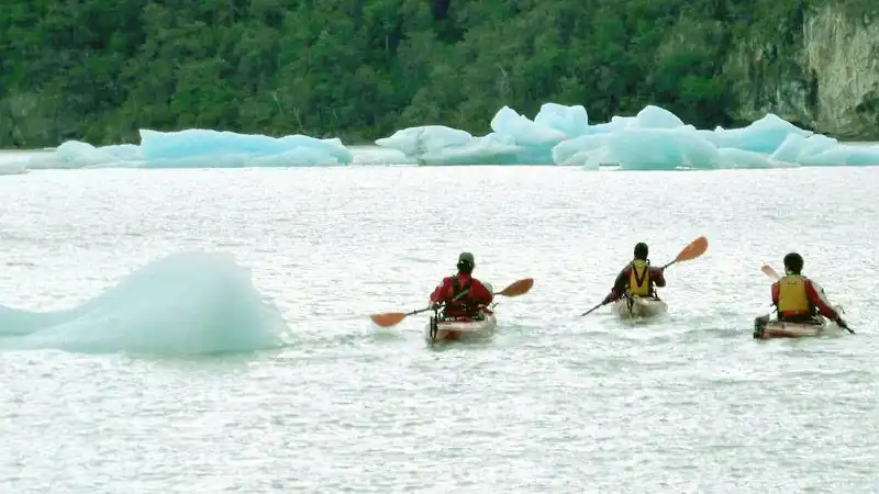 Kayak Glaciar Grey