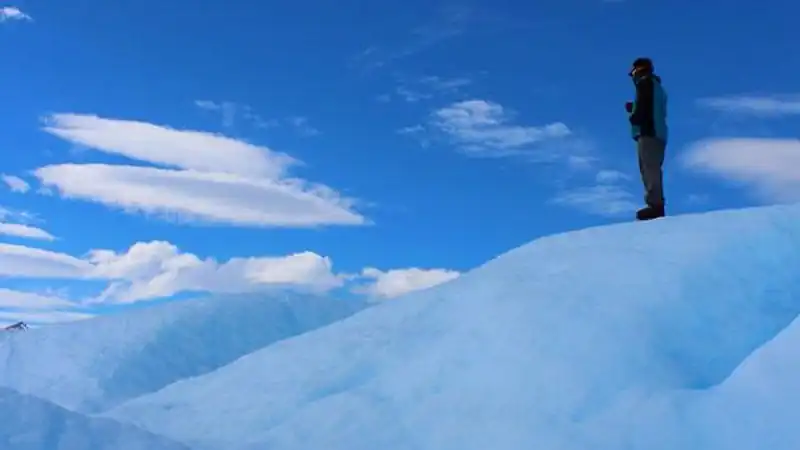 Trekking sobre hielo en el Glaciar Moreno