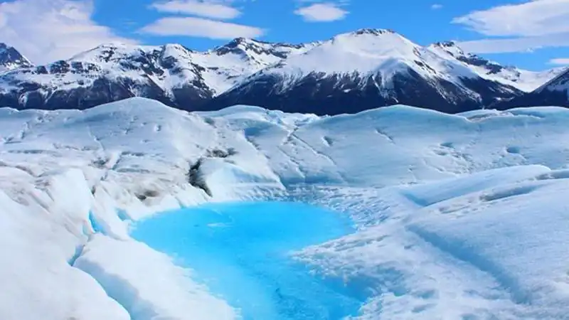Trekking sobre hielo en el Glaciar Moreno