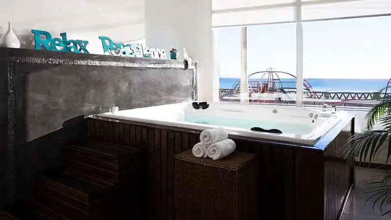 4* | Hotel Dazzler by Wyndham Puerto Madryn