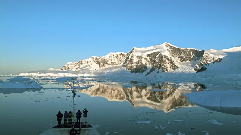 Tras el Mar de Weddell   